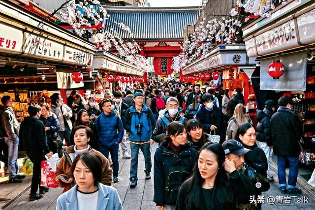 风暴眼，退休老人的第一次日本游，就这样被高市早苗整黄了