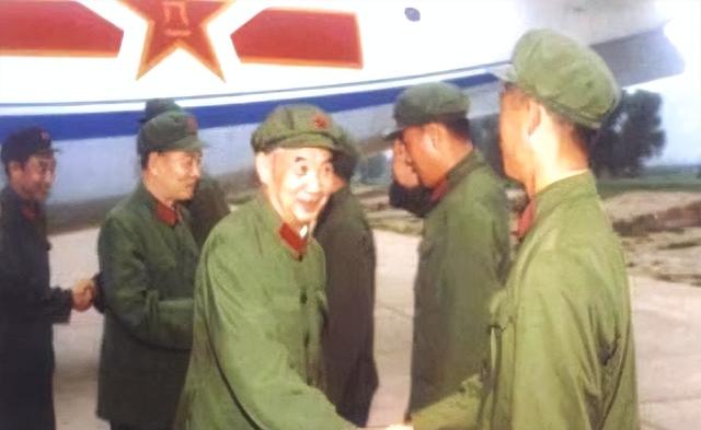 1985年百万大裁军，元帅上将大有人在，为何中央却选了个少将主持