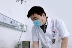 九旬奶奶战胜“人生最后一次骨折”重新站起，医生：老人骨折后应尽早手术图片