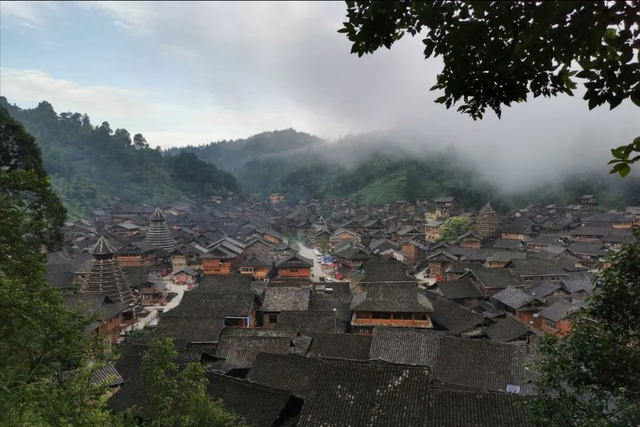 国内自驾游最经典的27条路线，适合退休人士，争取一年走2条！