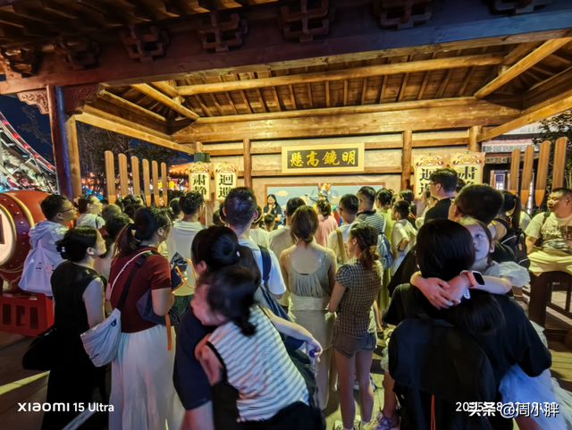 向佐空降开封！万岁山与清园周末客流争夺，周六音乐节，周日NPC