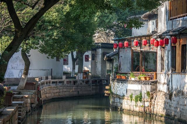 这五个绝美古镇，适合小住一段时间，争取每年去一个