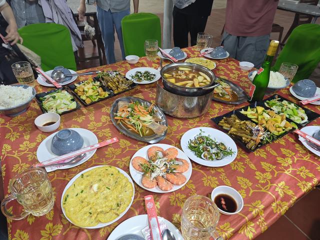 回家吃上自家菜，对比越南菜的少油少盐清淡挺好，但还是自家菜香