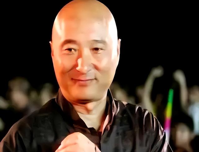 陈佩斯妹妹一家捧场《戏台》，外甥女颜值很高，妹妹张山气质不菲