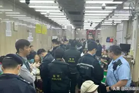 香港两帮派火拼10天，手下报复砍死人，警方开展大规模反黑行动！图片