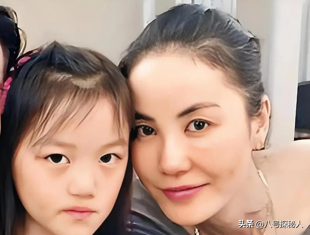 王菲也没想到，自己辛辛苦苦养大的李嫣，竟给李亚鹏做了“嫁衣”