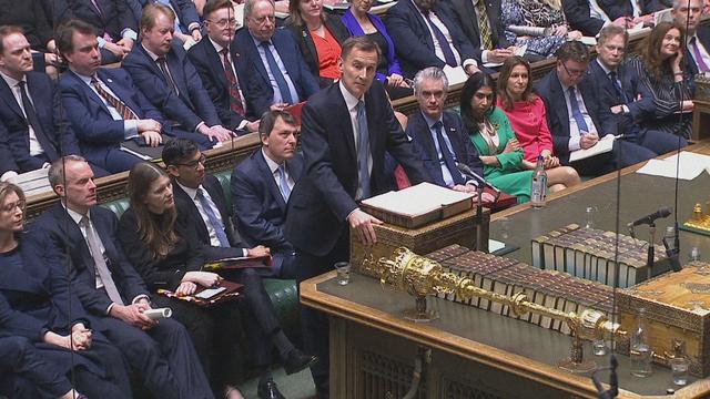 捷豹路虎陷停产危机，政府承诺15亿英镑救车企	，结果一分没花！