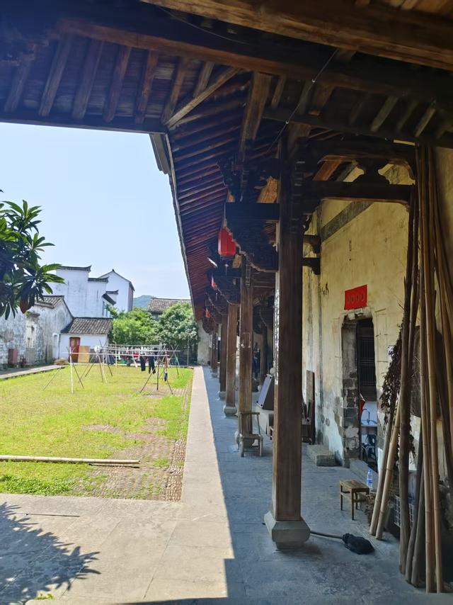 在富春江畔遇见孙权故里，网评有争议的龙门古镇其实很有看头