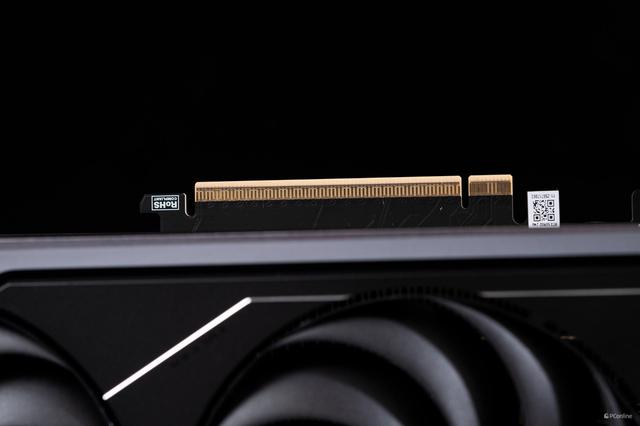 iGame RTX 5090 D v2火神显卡评测：凌厉方正硬汉！性能依旧能打！