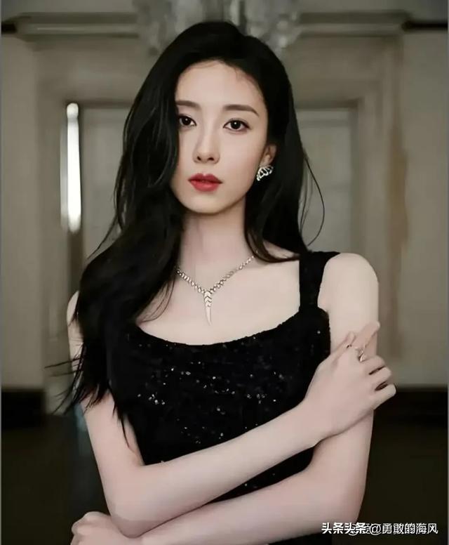 徐州第一美女？曹斐然，毕业于解放军艺术学院舞蹈系，美到穷词。