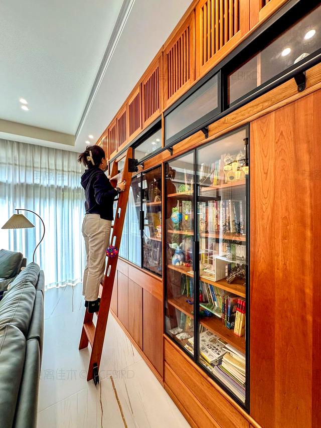 需要爬上爬下的功能