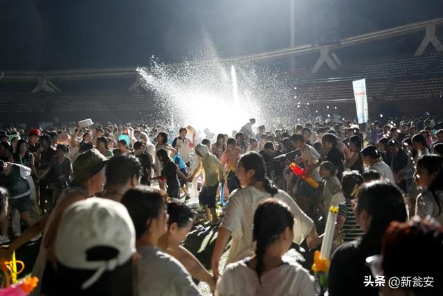 社区飙艺、泼水蹦迪！瓮安这场夏夜盛宴太燃啦