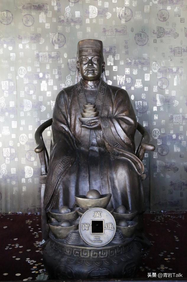 朱元璋问沈万三，桌上的猪蹄是什么名？沈万三靠“3字”保住性命