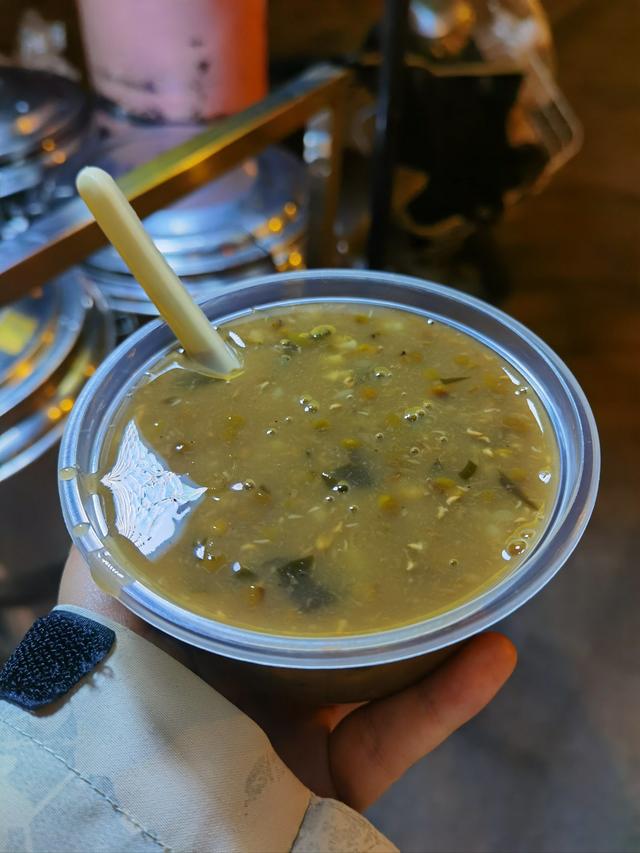 东莞长安夜市攻略：十元吃到饱，本地人私藏的夜色