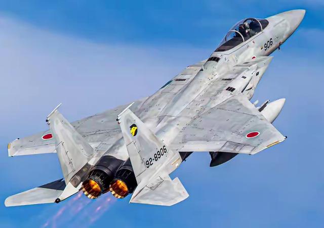 12架日机实弹起飞，直扑辽宁号？美媒直接报丧：被解放军全面碾压