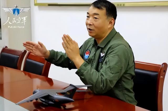 阅兵女机长身份曝光！私生活被扒牺牲太大，老公不简单，央视点名