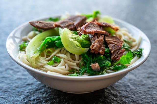 超级简单的家常牛肉面做法，快手上手秒变厨神！