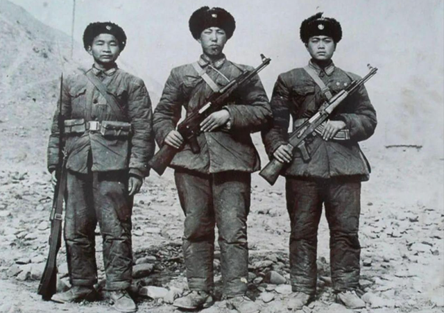 63年国庆，毛主席见到一少尉排长忽然问道：就是你“口出狂言”啊