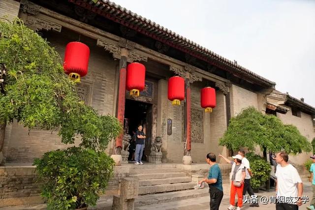 走进王家大院