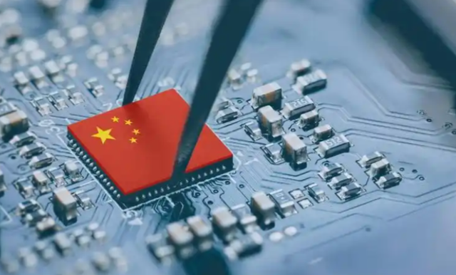 美荷两国曾同时发声，对中国独立研发的光刻机技术给予了强烈批评
