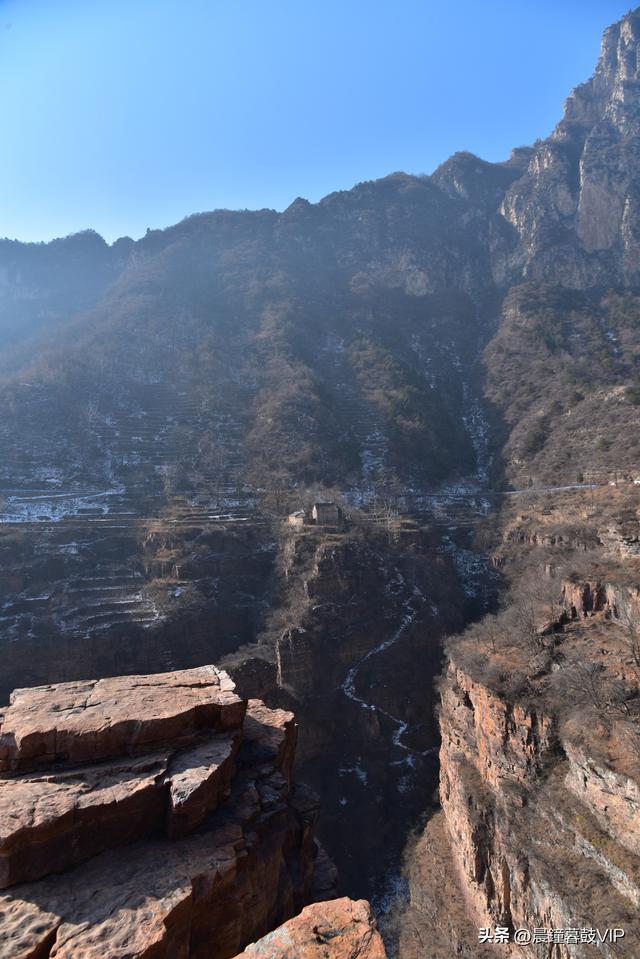 由太行屋脊俯瞰太行平湖