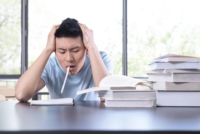 如何从吸烟习惯看出性格？5种方式，揭示烟云背后的真相