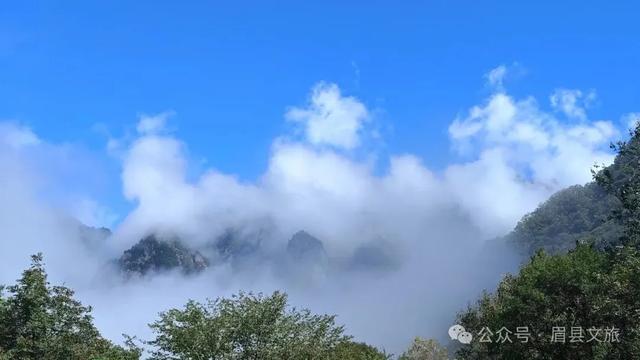 红河谷高山区：秋意浸染的人间仙境