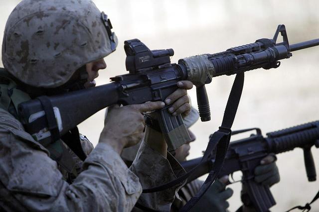 M16A4：“冷战遗产”与“现代战术”完美融合的经典步枪