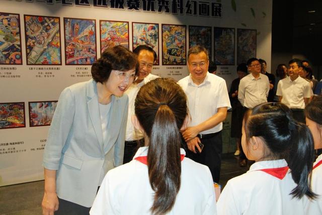 “彰显海洋特色 点亮科学梦想”2025年青岛市全国科普月主场活动启幕 3000余场科普活动等你来！