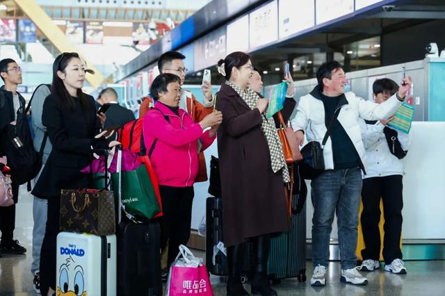 “怒江浪潮——文旅创意快闪”活动在昆明长水机场圆满落幕
