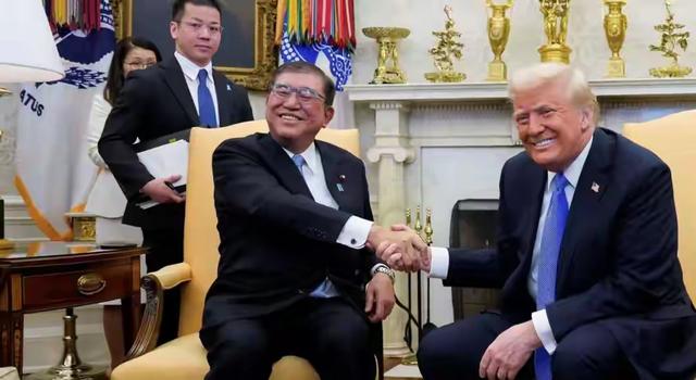 加拿大总理见到中方	，当面说出了一句话，旁边官员听到后都惊了