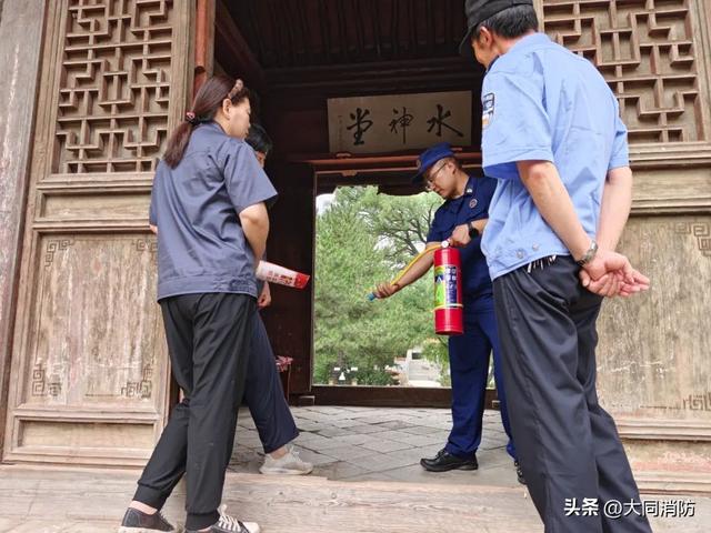 暑期旅游高峰来临，消防力量进驻景区排查隐患、普及知识、锤炼能力