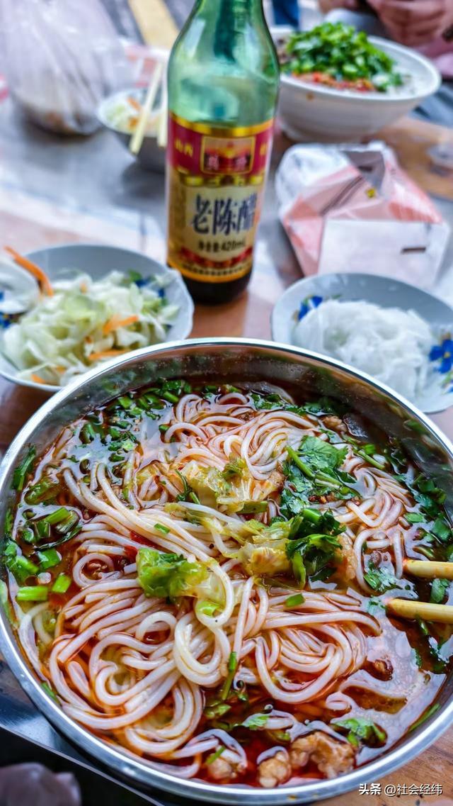 600 年绮罗古镇：文昌宫藏韵，6 元米线解馋