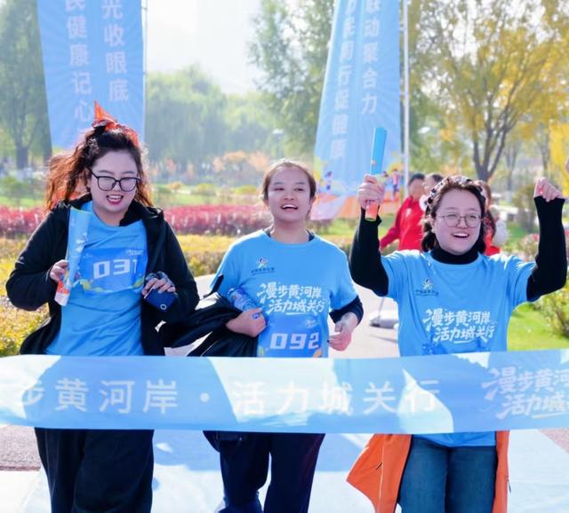黄河风情线上的“轻量比赛”：邻里携手间，健康与温情齐飞