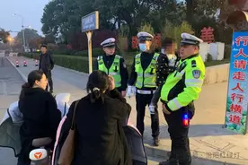 汾阳交警：救助走失儿童 情暖市民心图片