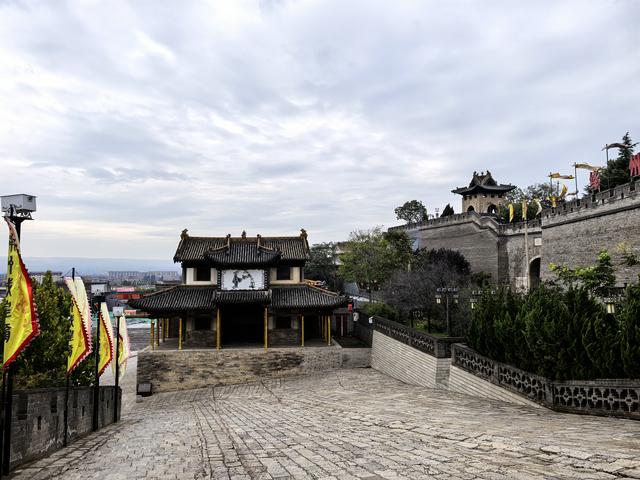 2025年稻城亚丁自驾之旅（8）绛州三楼