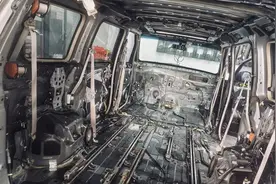 花8万买辆2014年售价30万的本田艾力绅，大哥含泪进厂翻新才能开图片