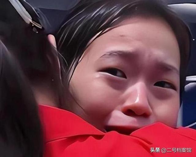 一个月没露面，全红婵变化显著，脸颊消瘦、情绪冷静，让人好心疼