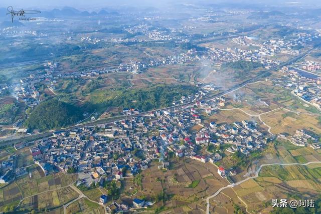 鲍家屯是一座活着的“明代博物馆”，也是体验屯堡文化的宝藏景区