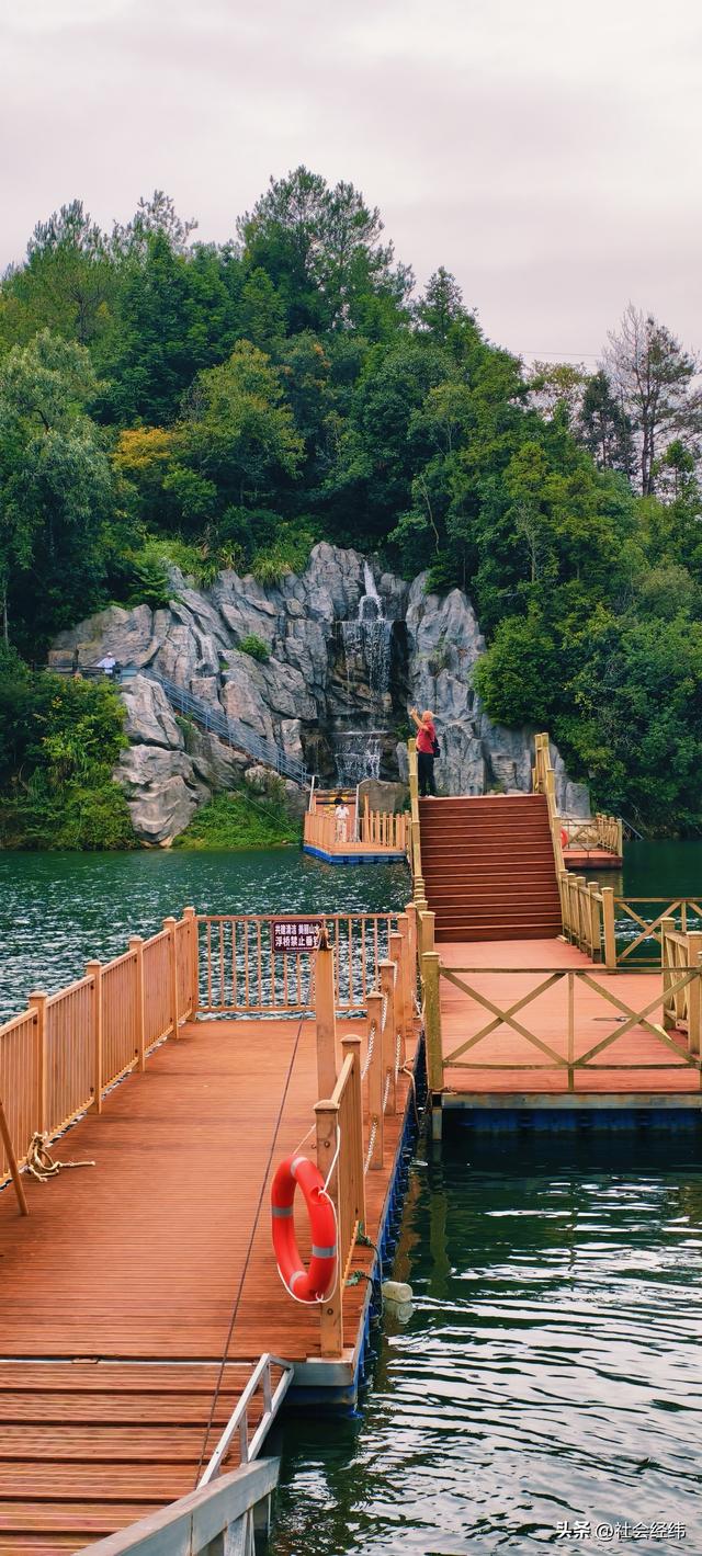 黄山脚下藏着“华东最高原生态湖”！免费赏四季景，文人留有诗