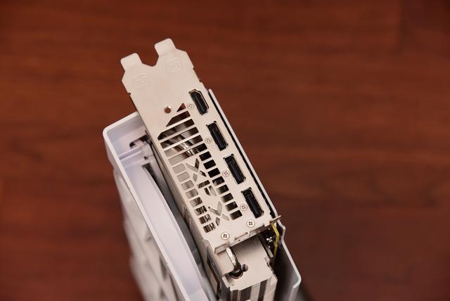 关公战秦琼！哪个游戏强？RX9070GRE和RTX5060TI对比实测！
