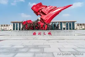 雪中捐书 礼珍情重 ——将军后代向解放纪念馆捐赠父亲的回忆录图片
