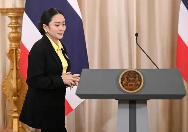 这一仗彻底把泰国打醒，卡了中国四年的军购，佩通坦内阁终于点头