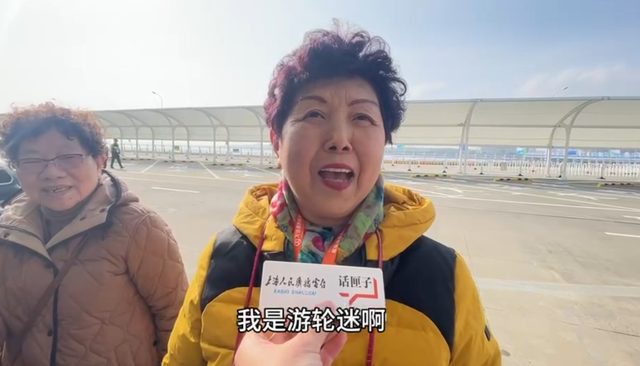 郭德纲、于谦官宣！从上海出发，5000人一起同吃同住，网友：太戳我爸妈！