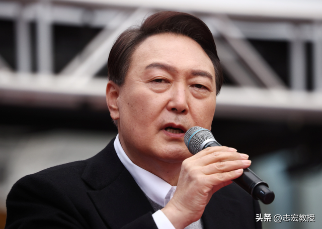 韩国政坛“地震”，尹锡悦妻子被关进大牢，朴槿惠文在寅集体失声