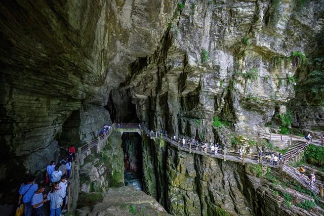 炸了！恩施旅游收入破900亿，游客扎堆来这过年，到底图啥？