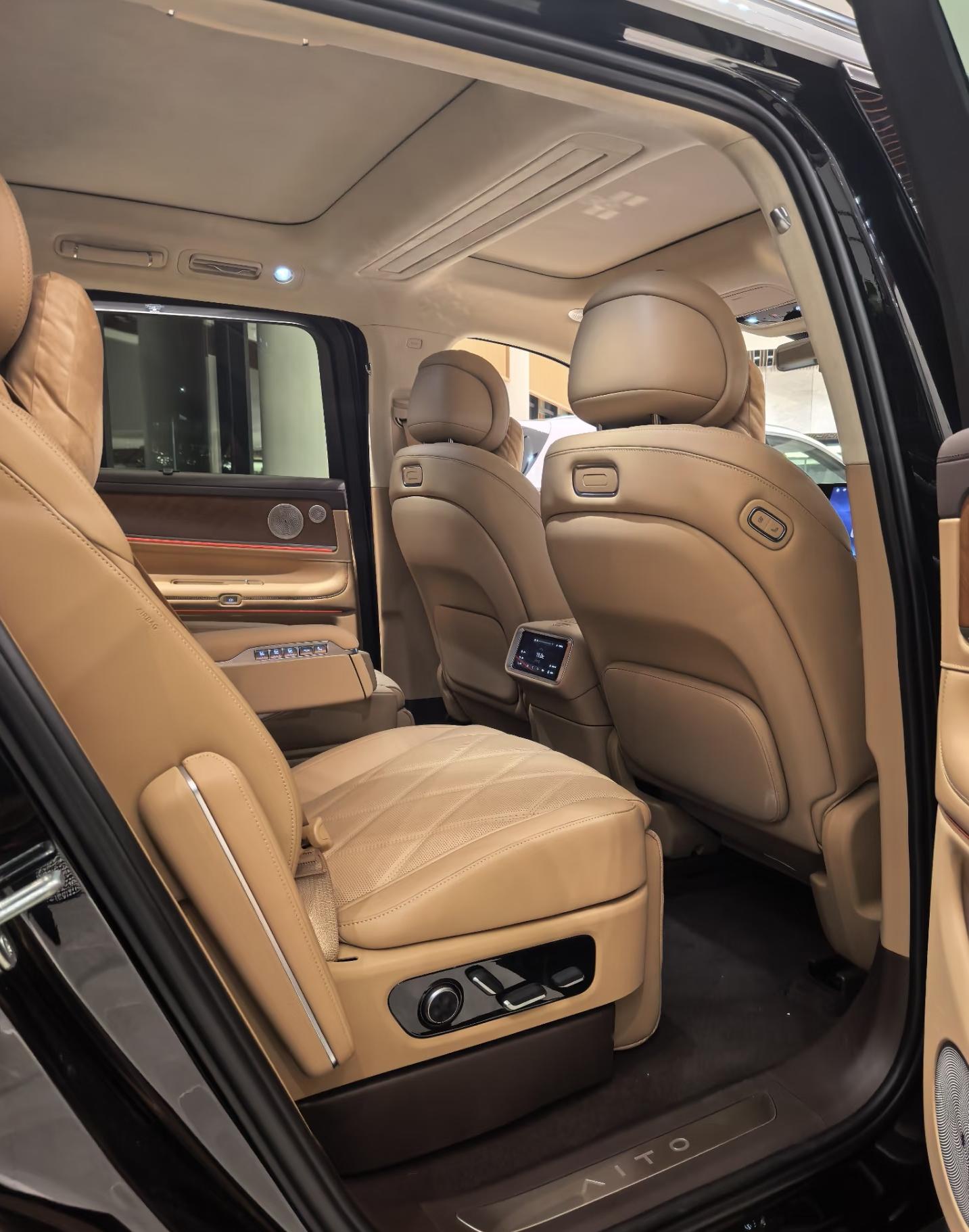 问界M9 Max与Ultra配置差异_问界_问界M9增程版与纯电版对比