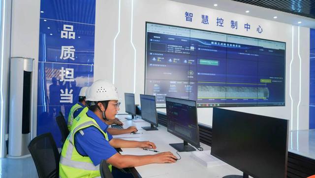 长赣高铁全线首座隧道贯通