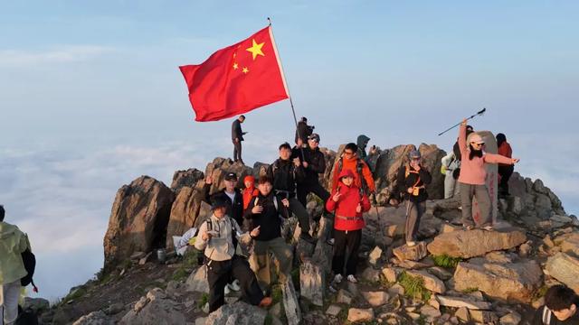 周末夜爬东灵山:于北京之巅邂逅日出云海之壮美