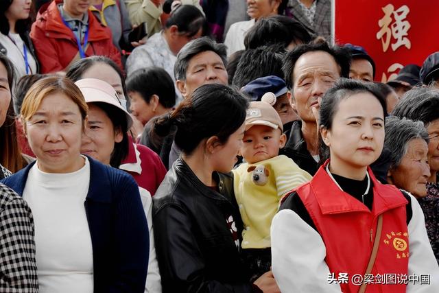 甘肃省陇南市宕昌县，哈达铺镇红军长征经过90周年纪念盛世。